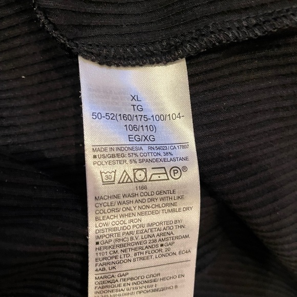 GAP Black Ribbed Top - Picture 7 of 10